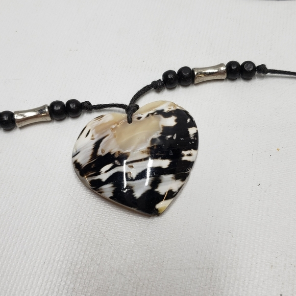 Black White Tan Shell Heart Pendant Rope Necklace - Picture 3 of 14